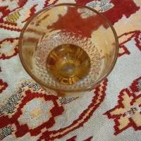لیوان  ایتالیا عسلی|کلکسیون اشیاء عتیقه|اصفهان, بهارستان|دیوار