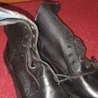 پوتین مشکی