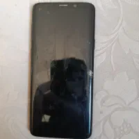دوتا گوشی شکسته