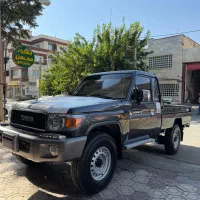 تویوتا وانت لندکروز