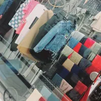 ب دلیل جمع آوری مغازه کلیه اجناس حراج میباشن