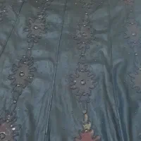 دامن نگین دار