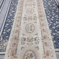 فرش کناره کرمی رنگ سالم و بدون هیچ مشکلی