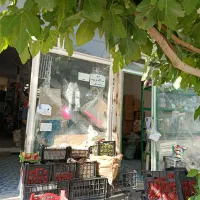 مغازه روی هجده متری