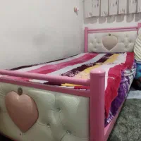 تختخواب فلزی