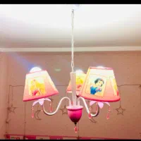 لوستر و دیواری اتاق بچه