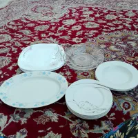 تعدادی ظروف چینی. شام خوری و میوه خوری و دیس|ظروف سرو و پذیرایی|سبزوار, باهنر|دیوار