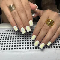کاشت ناخن (تخفیف ویژه)