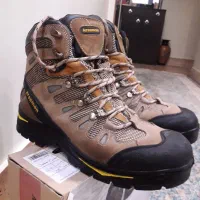 کفش کوهنوردی/در حدنو