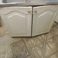 سینک ظرفشویی و یخچال فریزر