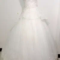 لباس عروس در حد نو و سالم|لباس|یزد, |دیوار