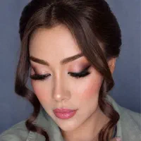 تخفیف میکاپ و اکستنشن مژه