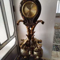 ساعت سلطنتی و میز  تلفن سالم سالم