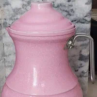 تعدادی ظرف و ظروف