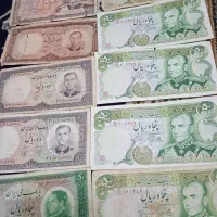 چند اسکناس قدیمی شاهنشاهی و چند تا اسکناس خارجی