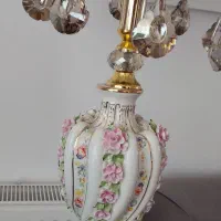 آباژور ایستاده