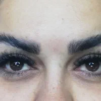 اکستنشن و کاشت مژه فقط هزینه متریال باتخفیف فقط۴۰۰