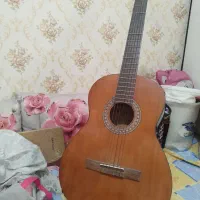 گیتار Gipsi همراه با تمام وسایل