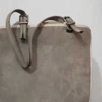 کیف|کیف، کفش، کمربند|کنارک, |دیوار