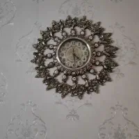 ساعت طرح برنز