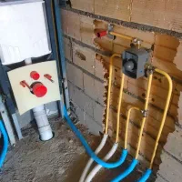 پیمانکار لوله کشی ساختمان با نیرو فعال