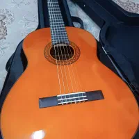 گیتار یاماها C70