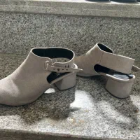 کفش زنانه|کیف، کفش، کمربند|شیراز, محراب|دیوار