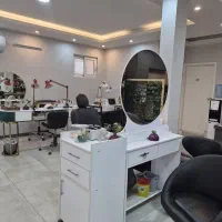 اجاره صندلی در سالن زیبایی|خدمات آرایشگری و زیبایی|اصفهان, مسجد مصلی|دیوار