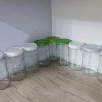 تعدادی شیشه ی کیلویی و دو کیلویی