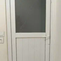 درب upvc در حد نو با چارچوب و دستگیره