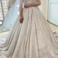 فروش لباس عروس با قیمتی استثنایی