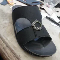 همکار خانم خیاط فاماس و صندل و کتانی و زوار