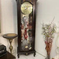 ساعت ویترین ایستاده