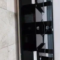 میز تلویزیون مشکی کار کرده
