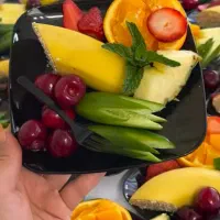 کارگر میوه فروشی