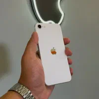 گوشی آیفون se2020