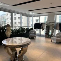 فروشنده خانم