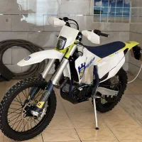 فلات طرح هاسکوارنا  رادیات اب|موتورسیکلت|مریوان, |دیوار