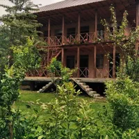 تور دو روزه شمال . رشت . فومن . قلعه رودخان|تور و چارتر|قم, چهل درخت‎|دیوار