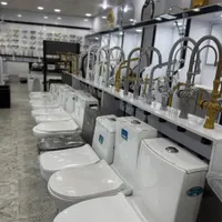 فروشنده خانم به صورت دو شیفت