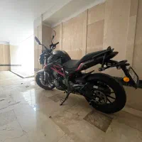 بنلی جفت ۴۰۱ با لوازم (کلاه و لباس)|موتورسیکلت|تهران, مرزداران|دیوار