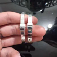 دستبند لاو کارتیر