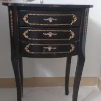 میزکشودار کنارسالنی
