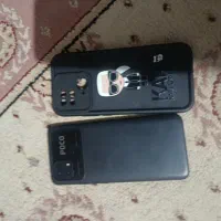 گوشی پوکو سی ۴۰ کارتون داره