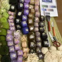 دار قالی با ابزار آلات طرح اسب