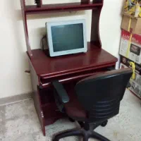 میز کامپیوتر وصندلی مهندسی