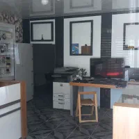 مغازه ۱۰۰متری