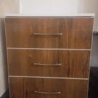 دراورکنارتختخواب