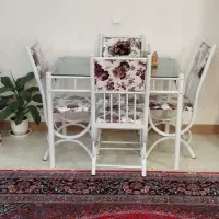 میز نهار خوری چهار نفره