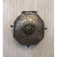 جعبه نقره عیار ۹۰ با قدمت قاجار(وزن ۵۴ گرم)